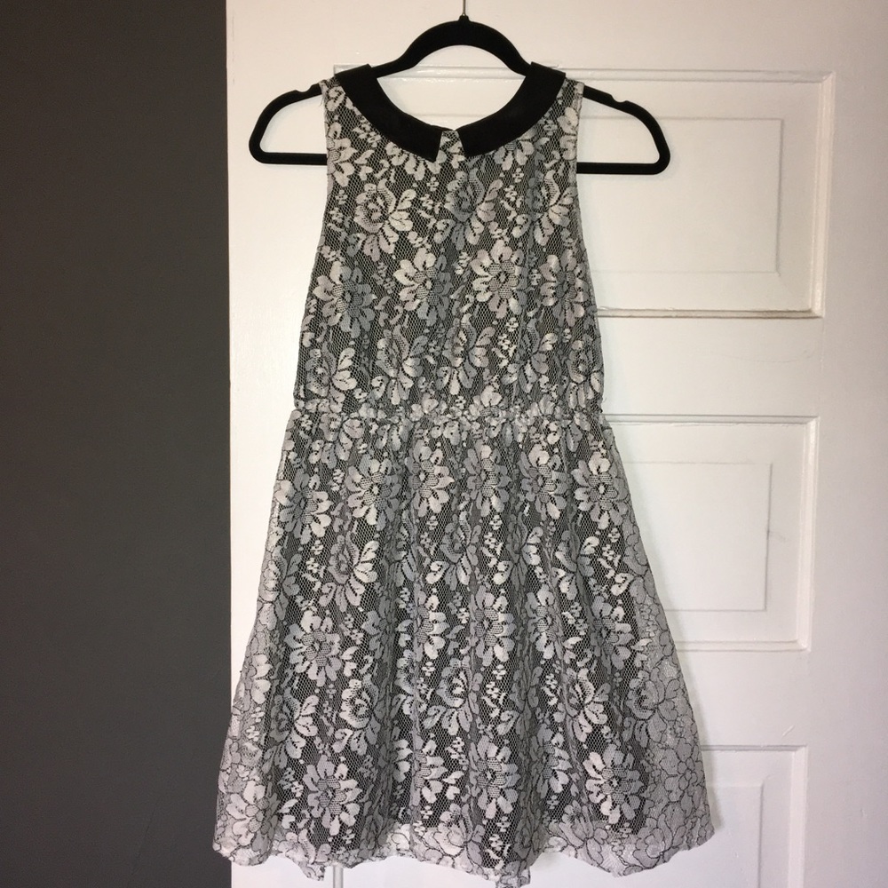Collared lace dress
